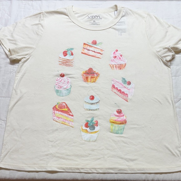 vinyl threads Tops - Vinyl Threads Women's XL Sweet Treats Graphic T-Shirt, Cream NWT‎
